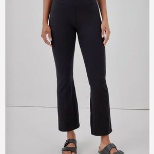 Pact On The Go-To Cropped Bootcut Leggings! New with Tags. Size M.